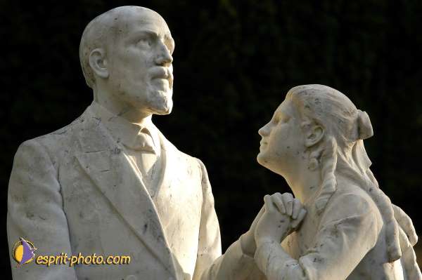 Nom de l'image : Ste_Therese_de_Lisieux_D1184456-1 — Description : Lisieux : Les Buissonets, lieux ou a vecu la petite Thérèse