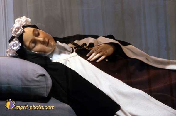 Nom de l'image : Ste_Therese_de_Lisieux_EG-R-0519 — Description :