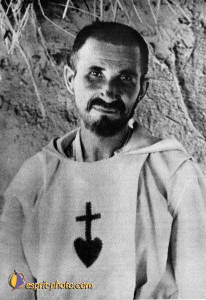 Nom de l'image : St_Charles_Foucauld_Charles_de_Foucault_port — Description :