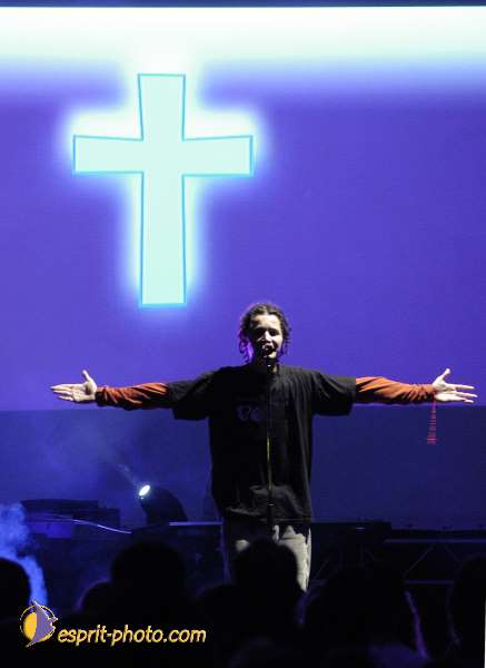 Nom de l'image : Glorious-chartres018 — Description :