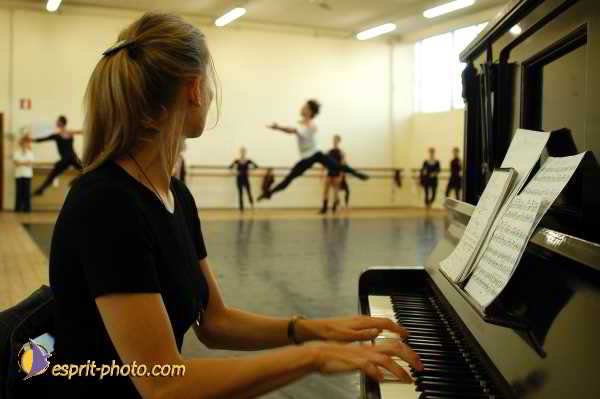 Nom de l'image : D1180973-1 — Description :  Ecole de danse Classique( Ballet) de Liliana COSI et Marinel STE