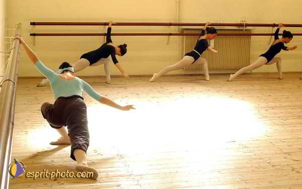 Nom de l'image : D1181442-3 — Description :  Ecole de danse Classique( Ballet) de Liliana COSI et Marinel STE