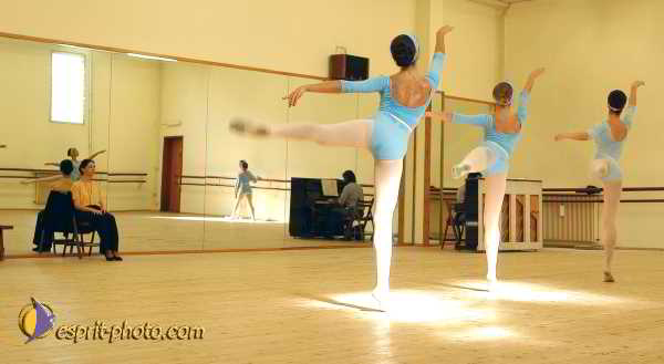 Nom de l'image : D1181571-2 — Description :  Ecole de danse Classique( Ballet) de Liliana COSI et Marinel STE