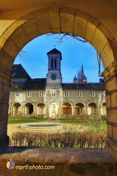 Nom de l'image : 202D1207260-1 — Description :  Maison de Retrait St Lazar à AUTUN (Bourgogne)