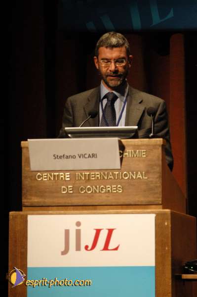 Nom de l'image : E00017083-1 — Description :  Toussaint 2004 - Messe avec les sans abri