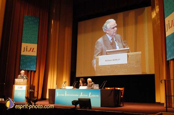 Nom de l'image : E00017341-1 — Description :  Toussaint 2004 - Messe avec les sans abri