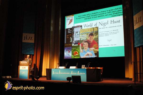 Nom de l'image : E00017463-1 — Description :  Toussaint 2004 - Messe avec les sans abri