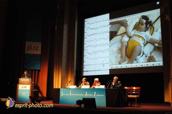 Nom de l'image : E00017681-1 — Description :  Toussaint 2004 - Messe avec les sans abri