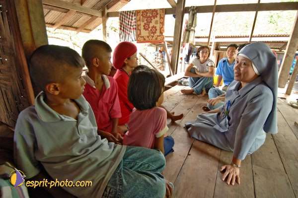 Nom de l'image : D2088968_1 — Description :  Enfants du Mékong