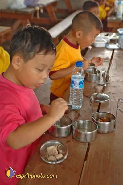 Nom de l'image : D2090330_1 — Description :  Enfants du Mékong