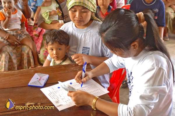 Nom de l'image : D2090484_1 — Description :  Enfants du Mékong