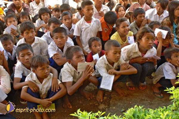 Nom de l'image : D2091884_1 — Description :  Enfants du Mékong