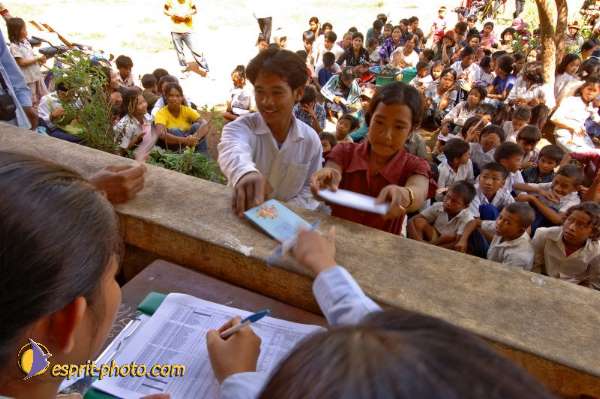 Nom de l'image : D2091986_1 — Description :  Enfants du Mékong