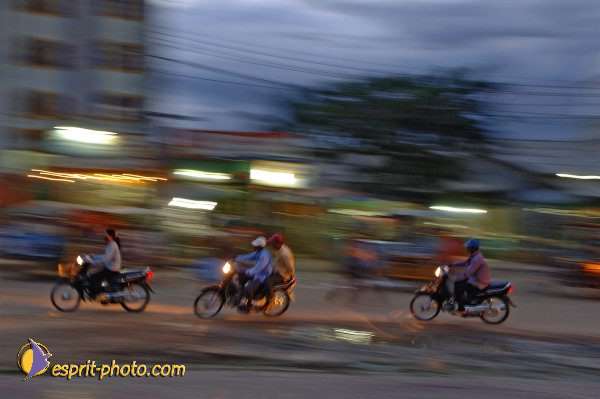 Nom de l'image : D2091601_1 — Description :  Enfants du Mékong