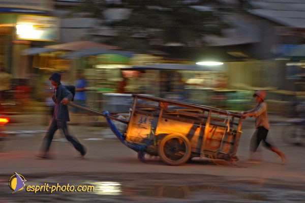 Nom de l'image : D2091617_1 — Description :  Enfants du Mékong
