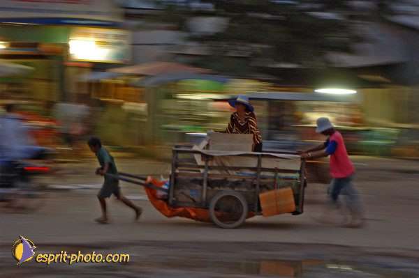 Nom de l'image : D2091624_1 — Description :  Enfants du Mékong