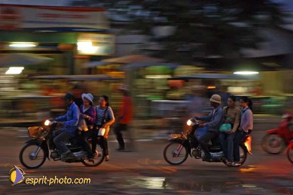 Nom de l'image : D2091643_1 — Description :  Enfants du Mékong