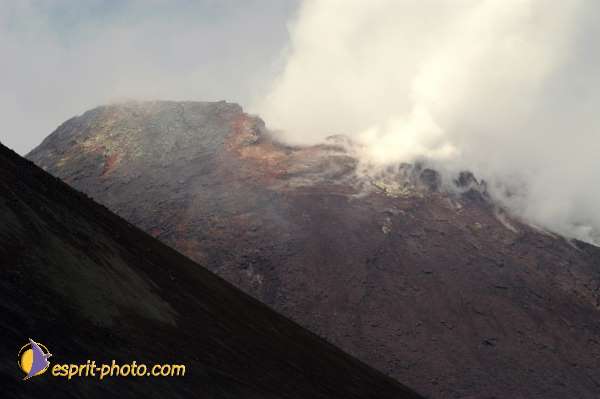 Nom de l'image : D1177245-1 — Description :  Etna - Eruption du volcan sur l'Etna en Sicile le 15/09/2005