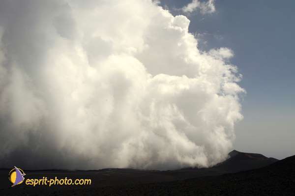 Nom de l'image : D1177308-1 — Description :  Etna - Eruption du volcan sur l'Etna en Sicile le 15/09/2005