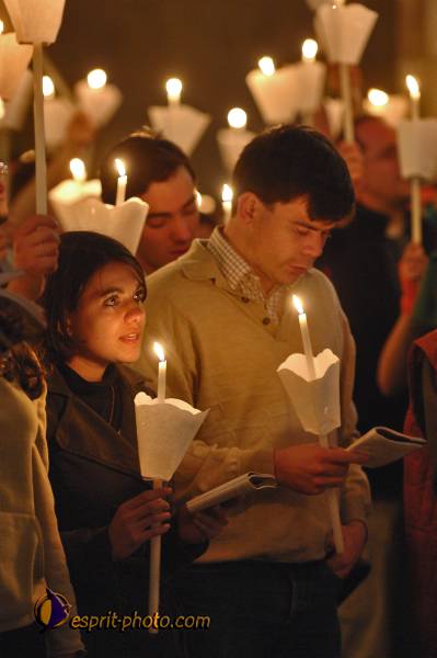 Nom de l'image : E2069037_1 — Description :  Routes de Vezelay 2008