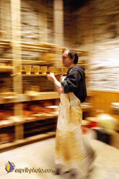 Nom de l'image : D1038530-G — Description :  Cté St JEAN - Reportage livre "Masque de loup - coeur d'agneau"