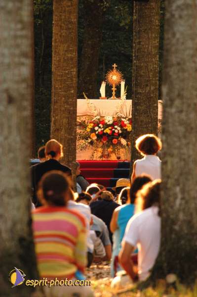 Nom de l'image : E014 — Description :  Festival Saint Jean (jeunes de 15-25ans)