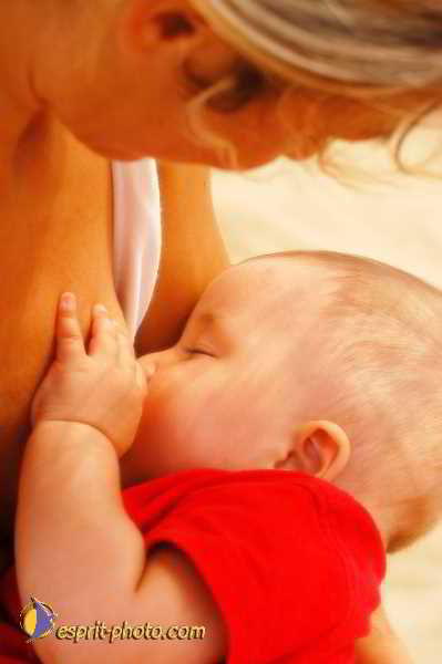 Nom de l'image : D1167135-1dc — Description :  Mère et enfant - aleitement