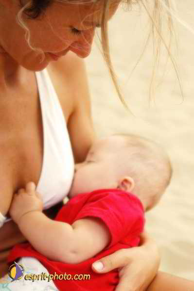 Nom de l'image : D1167175-1dc — Description :  Mère et enfant - aleitement