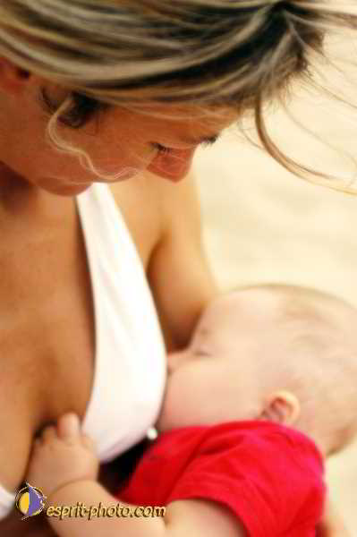 Nom de l'image : D1167177-1dc — Description :  Mère et enfant - aleitement