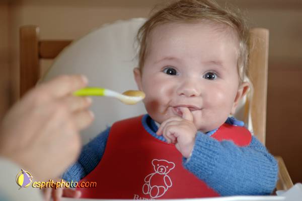 Nom de l'image : Bebe_0-6_Mois_E2067603_1 — Description :