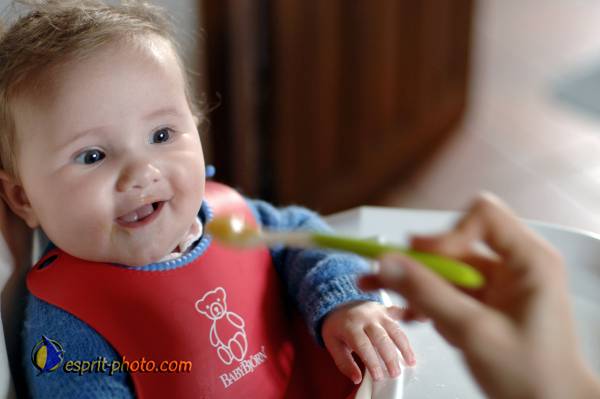 Nom de l'image : Bebe_0-6_Mois_E2067637_1 — Description :