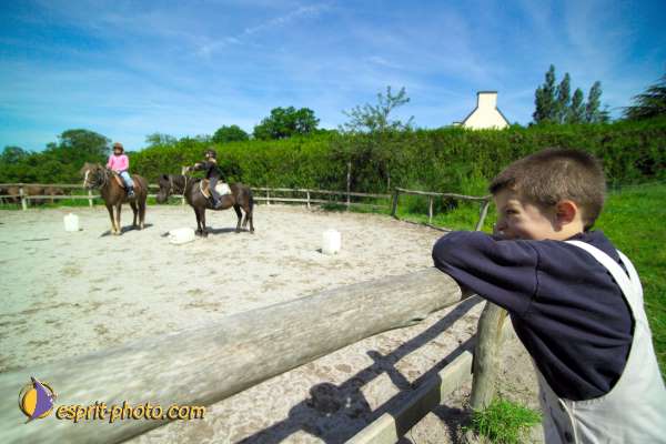 Nom de l'image : Enfant_Animaux_K1000962-01 — Description :