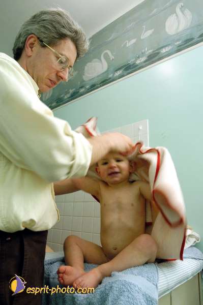 Nom de l'image : Soins_Enfant_D1110245-01 — Description :