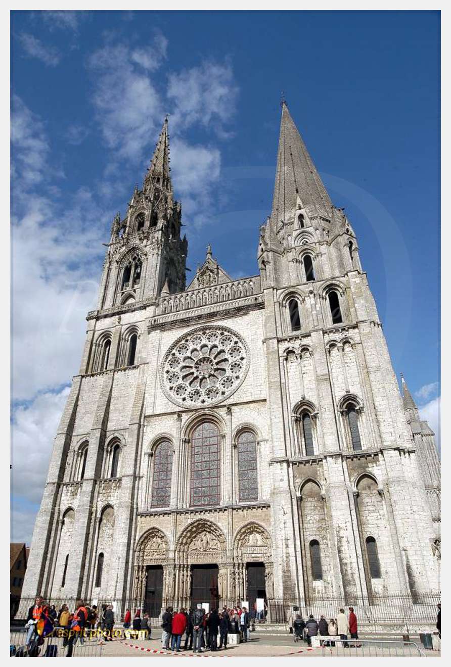 Nom de l'image : D1120740-01.jpg — Description :  Pèlerinage de Chartres 2004