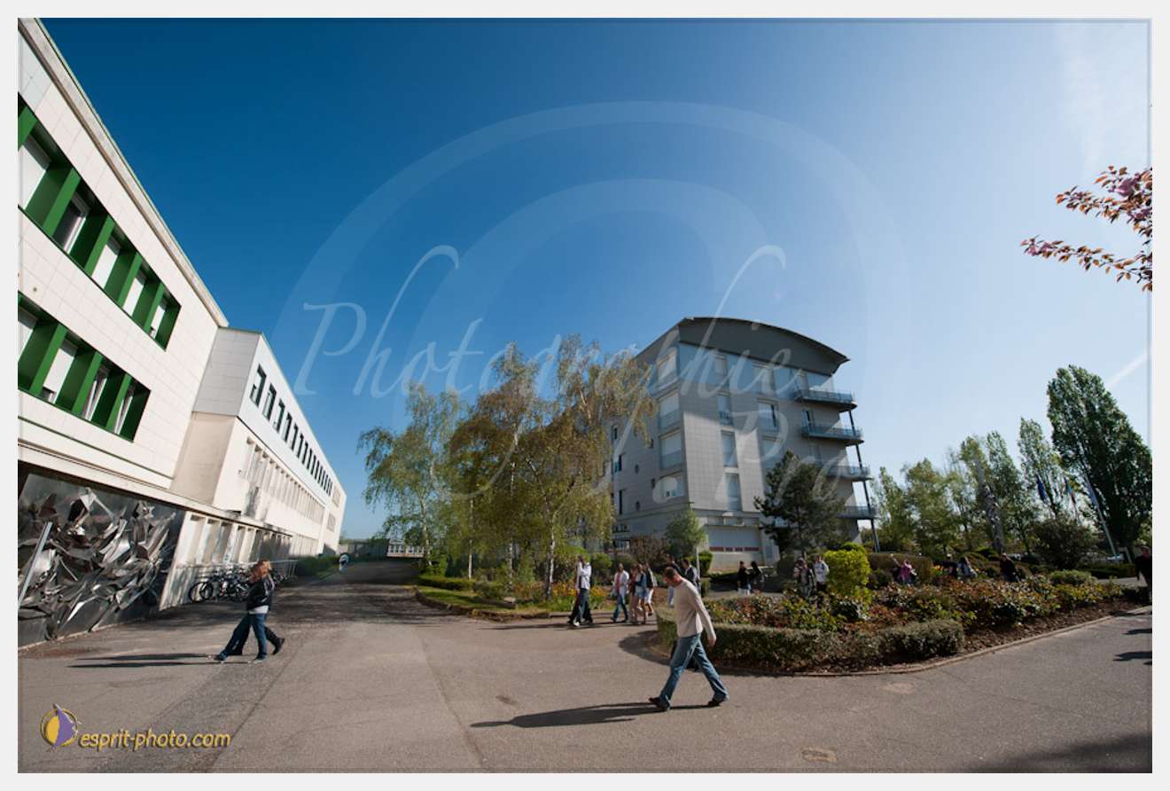 Nom de l'image : D30102037a.com — Description :