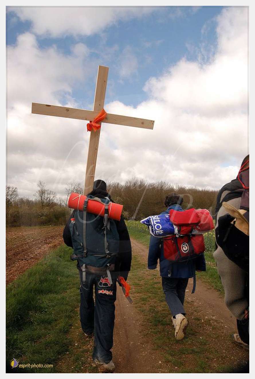 Nom de l'image : D1120188-01 — Description :  PE?lerinage de Chartres 2004