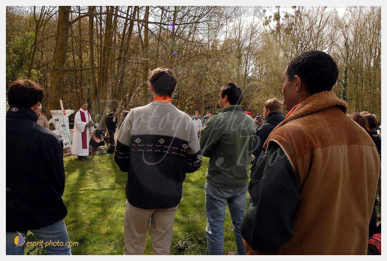 Nom de l'image : D1120350-01 — Description :  PE?lerinage de Chartres 2004