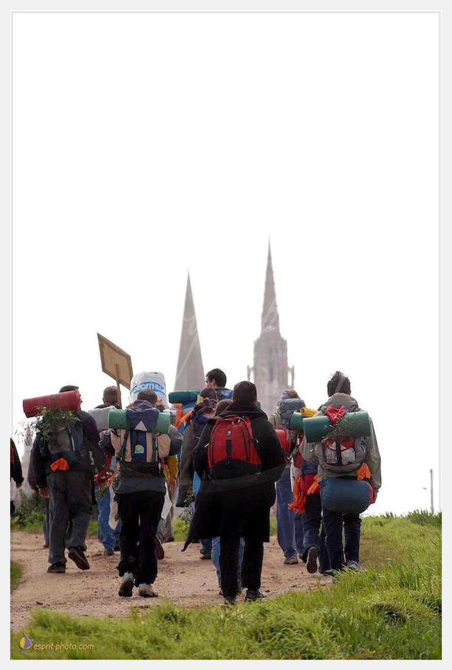 Nom de l'image : D1120440-01 — Description :  PE?lerinage de Chartres 2004
