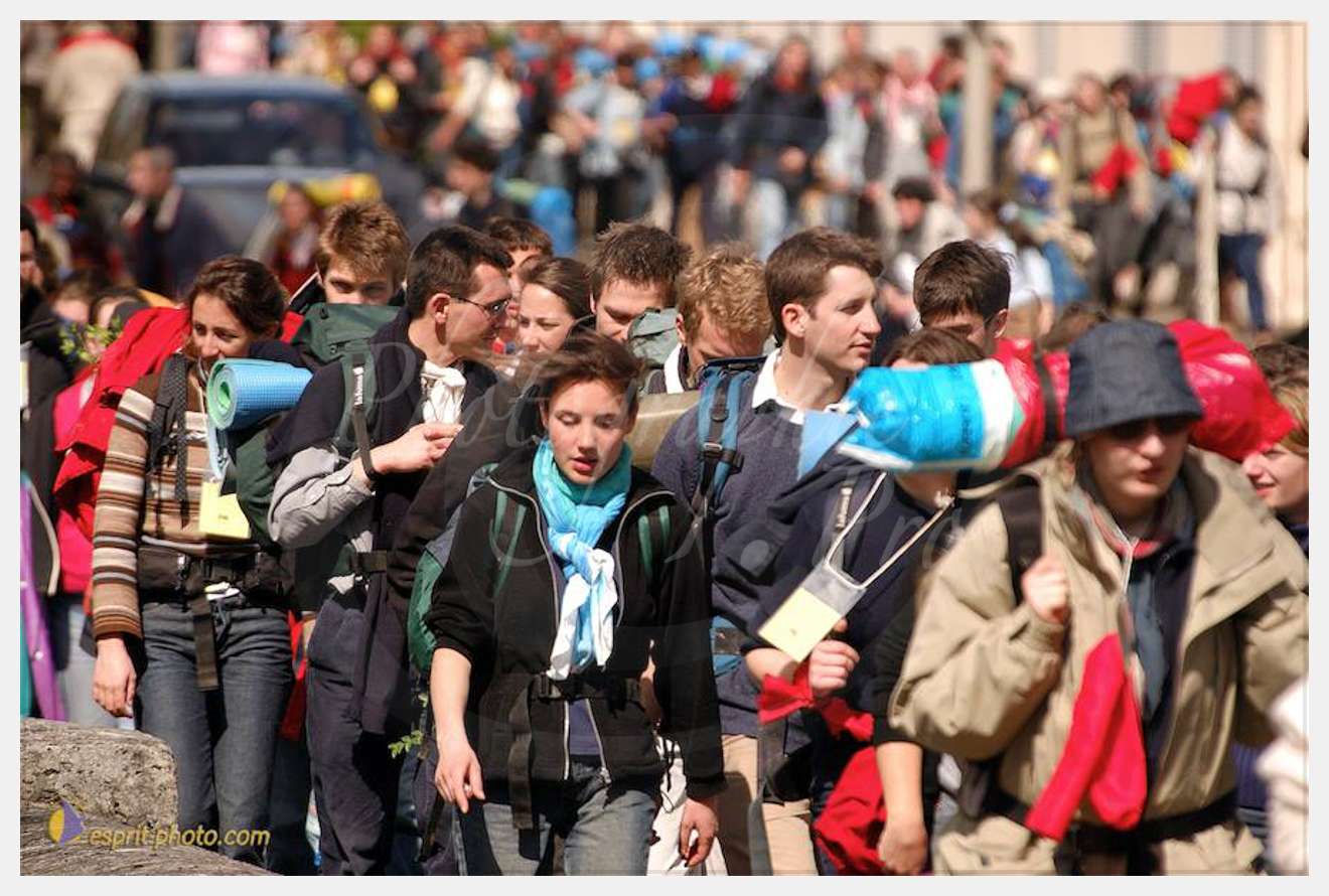 Nom de l'image : D1120544-nef-01 — Description :  PE?lerinage de Chartres 2004