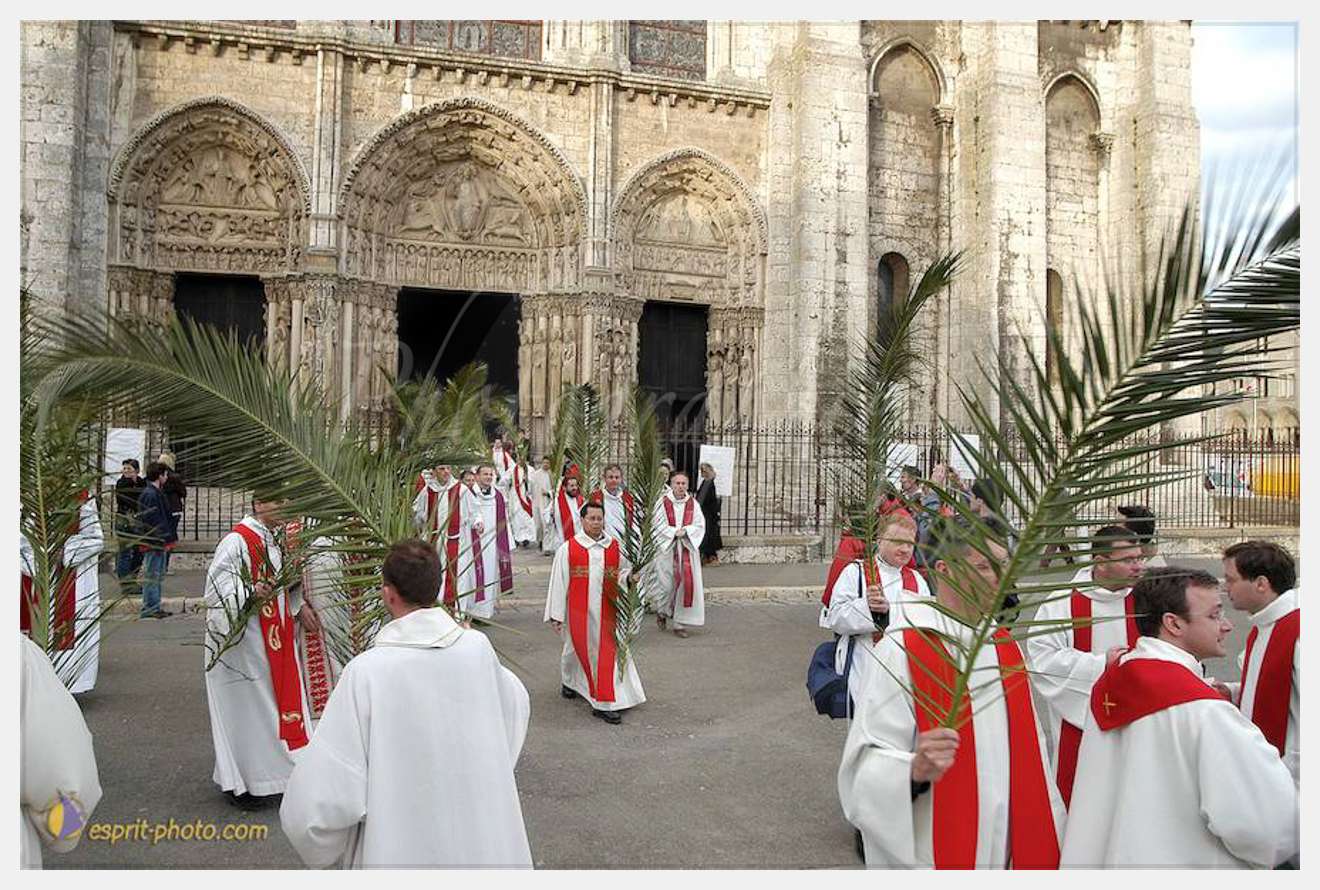 Nom de l'image : D1121044-01 — Description :  PE?lerinage de Chartres 2004