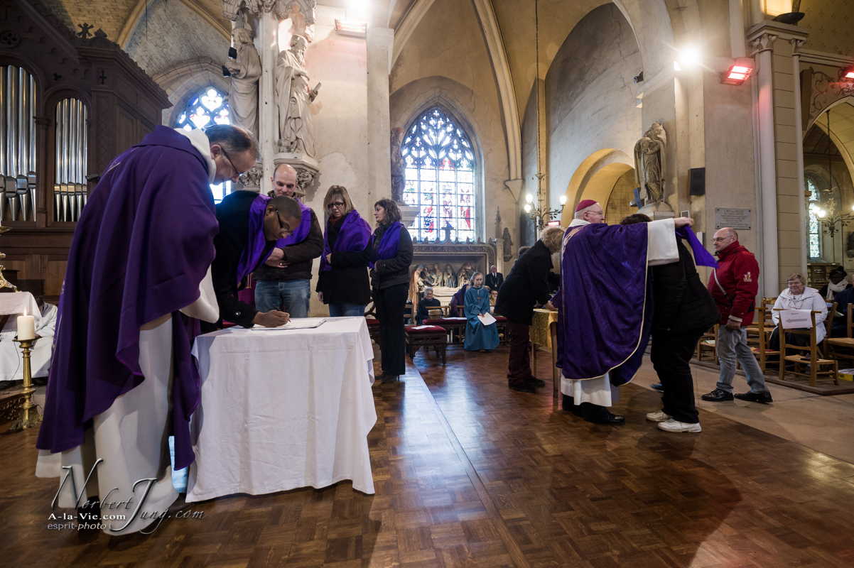 Nom de l'image : Messe-de-cloture-et-appel-decicif-des-Catecumen-a-la-Madeleine_2013-02-17__(c)Norbert-Jung.com_D3s096883 — Description :