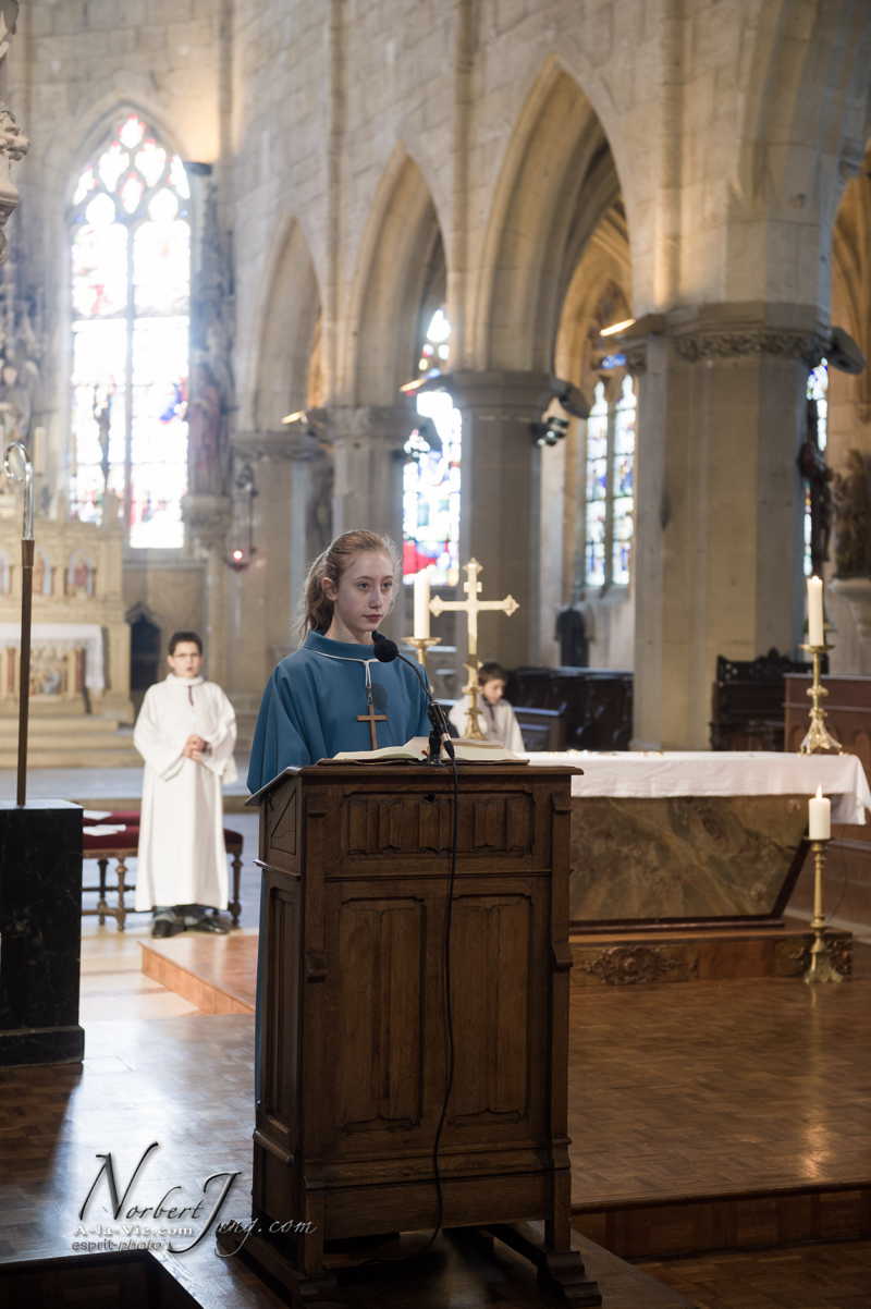 Nom de l'image : Messe-de-cloture-et-appel-decicif-des-Catecumen-a-la-Madeleine_2013-02-17__(c)Norbert-Jung.com_D3s096884 — Description :