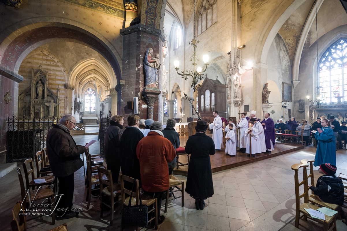 Nom de l'image : Messe-de-cloture-et-appel-decicif-des-Catecumen-a-la-Madeleine_2013-02-17__(c)Norbert-Jung.com_D3s096908 — Description :