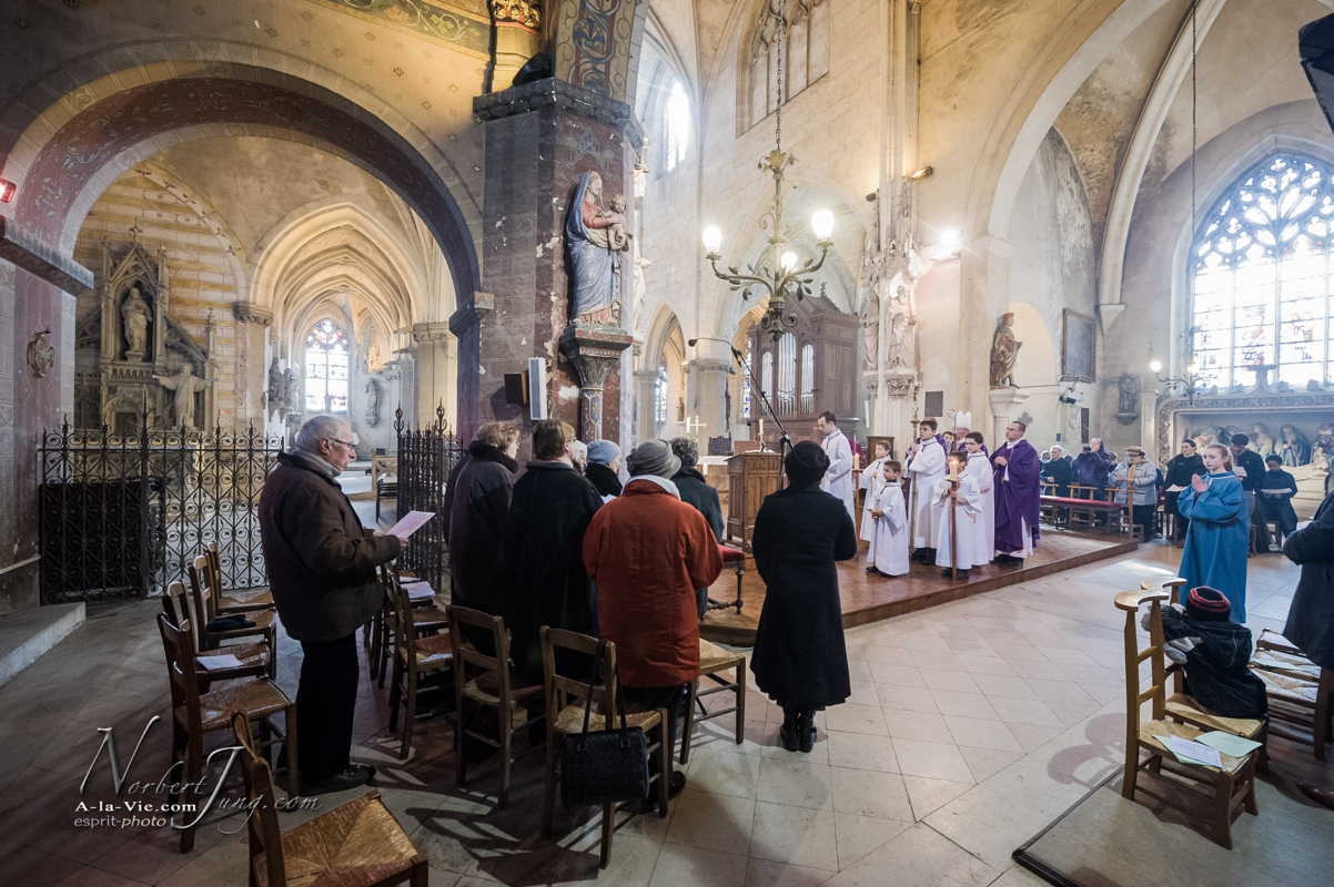 Nom de l'image : Messe-de-cloture-et-appel-decicif-des-Catecumen-a-la-Madeleine_2013-02-17__(c)Norbert-Jung.com_D3s096910 — Description :