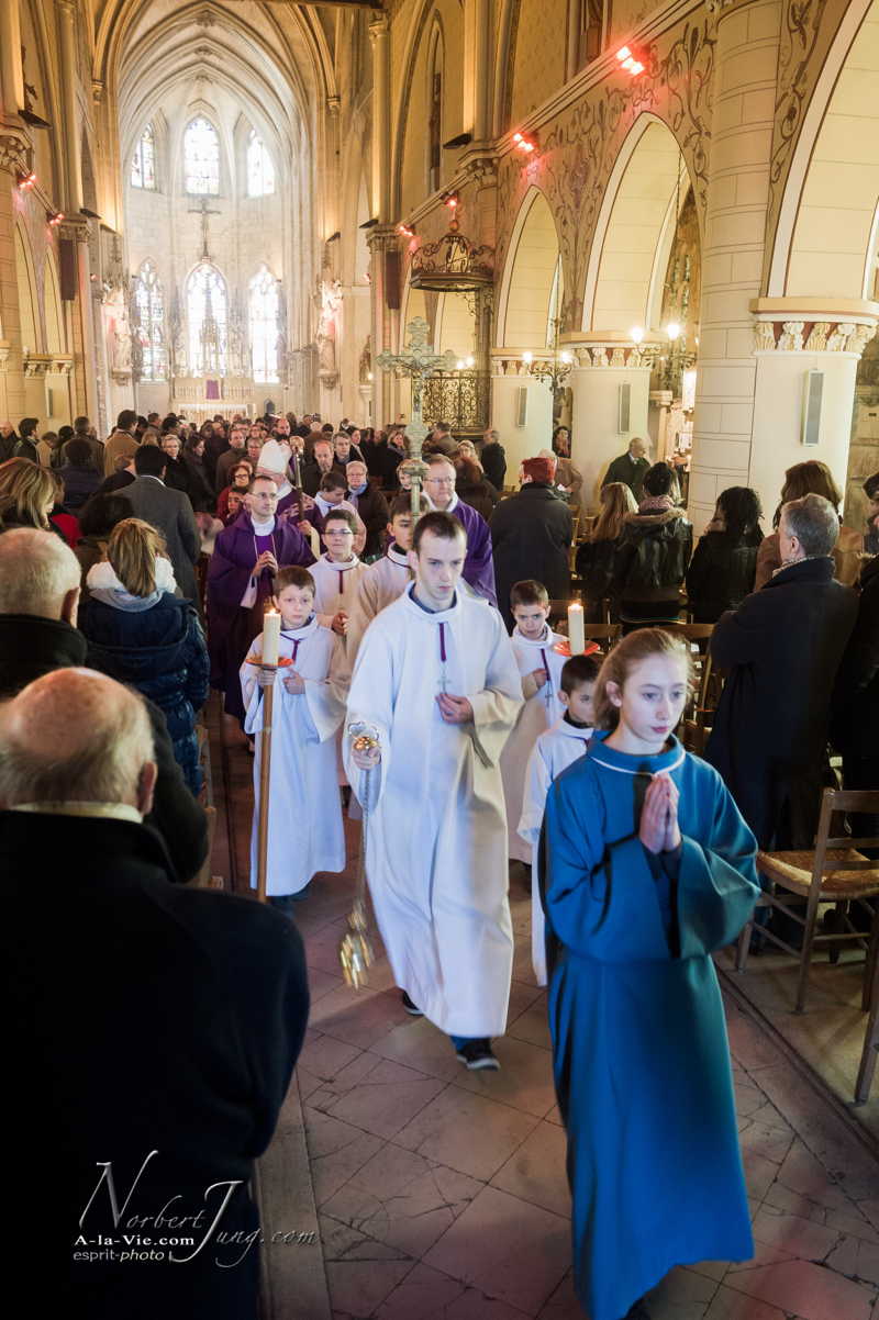 Nom de l'image : Messe-de-cloture-et-appel-decicif-des-Catecumen-a-la-Madeleine_2013-02-17__(c)Norbert-Jung.com_D3s096916 — Description :