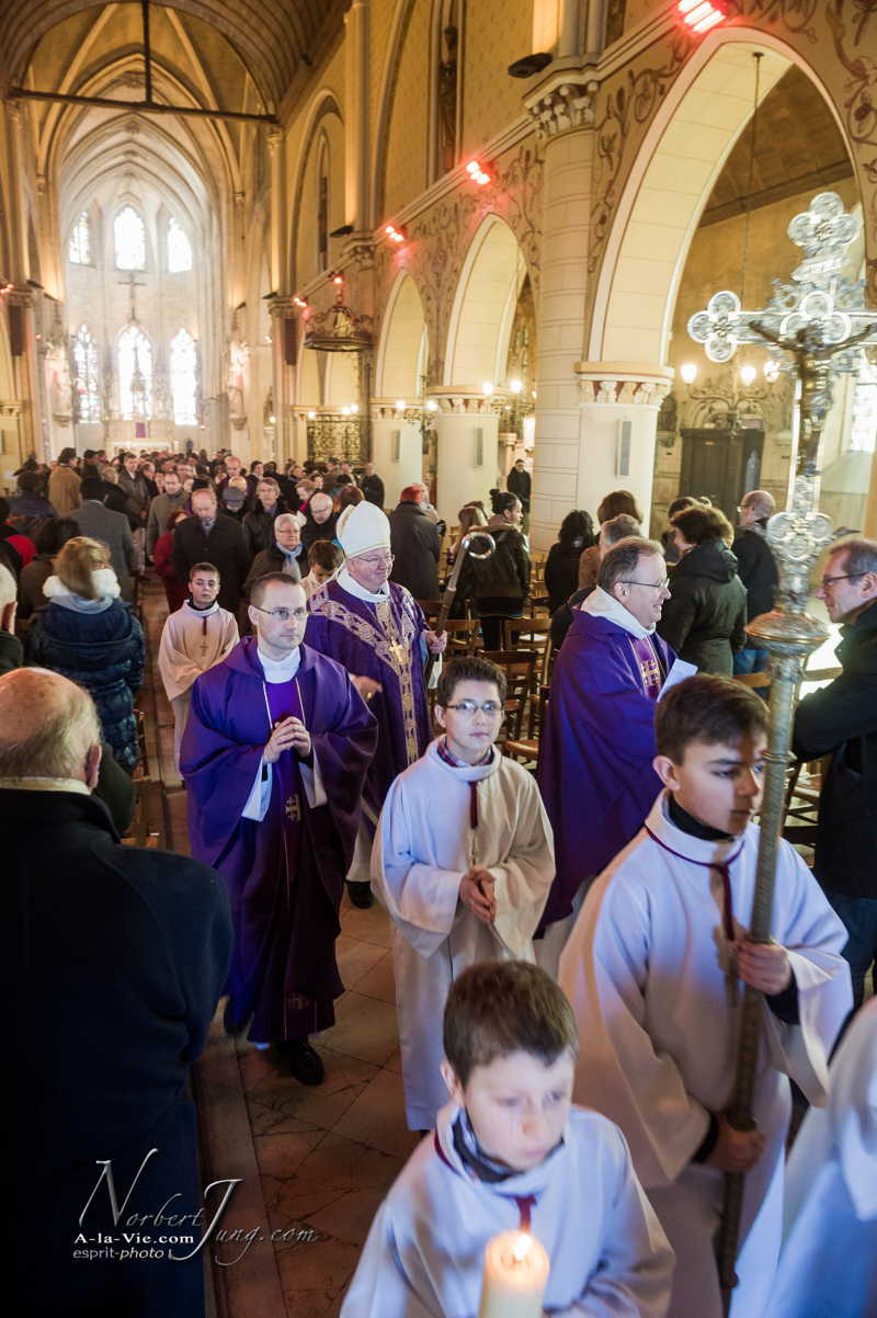 Nom de l'image : Messe-de-cloture-et-appel-decicif-des-Catecumen-a-la-Madeleine_2013-02-17__(c)Norbert-Jung.com_D3s096924 — Description :