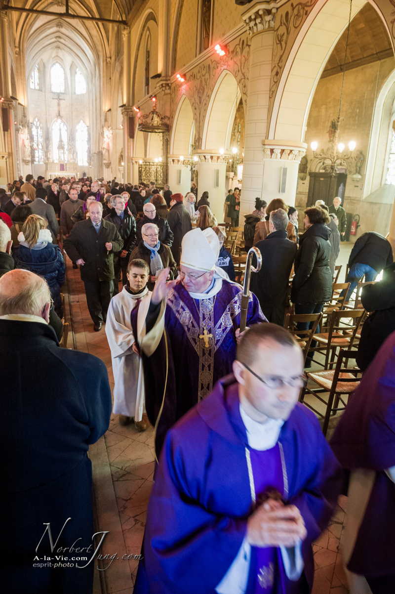 Nom de l'image : Messe-de-cloture-et-appel-decicif-des-Catecumen-a-la-Madeleine_2013-02-17__(c)Norbert-Jung.com_D3s096927 — Description :