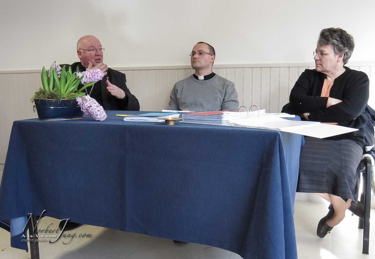 Nom de l'image : Rencontre-des-Catechistes-avec-l-eveque_2013-02-02__(c)Norbert-Jung.com_IMG_1649 — Description :