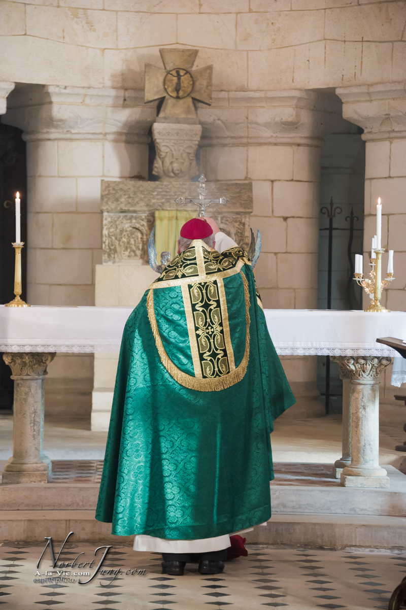 Nom de l'image : Vepres-a-Notre-Dame-de-Verneuil_2013-01-27__(c)Norbert-Jung.com_D3s096544 — Description :