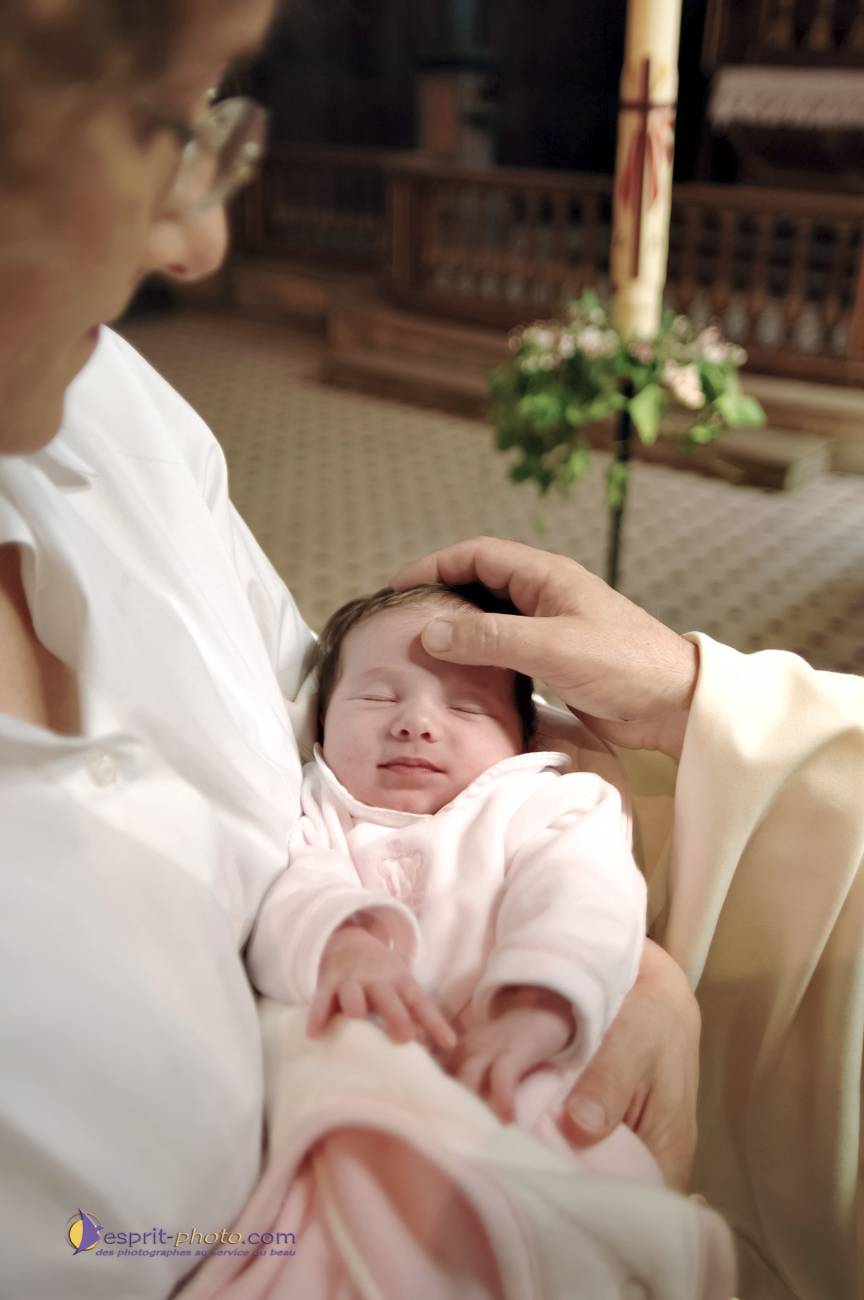 Nom de l'image : D2226128_1_c_Photographie.Pro — Description :  Baptême de bébé